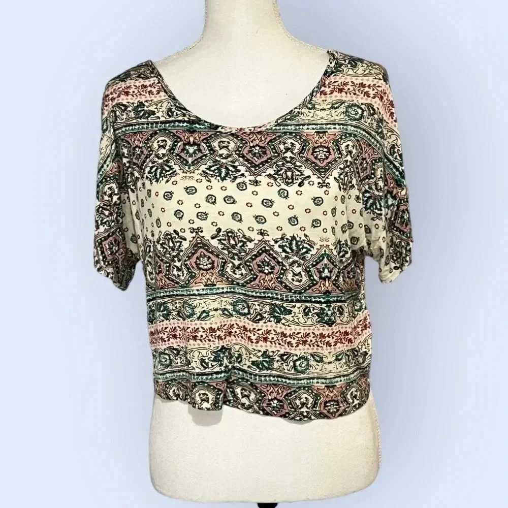 Forever 21 size M tie-back super soft crop EUC
